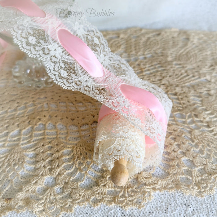 2 yds Vintage Lace - Pink and Cream - wood peg